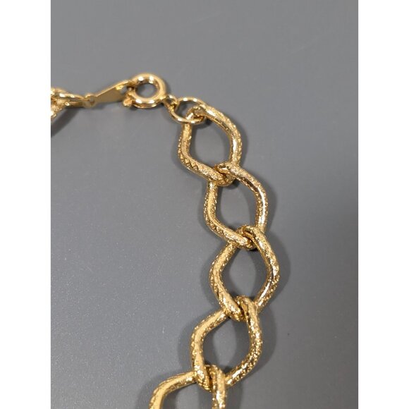 Vintage Gold Tone Textured Oval Curb Chain Link Bracelet Classic 7 inch - Picture 3 of 6